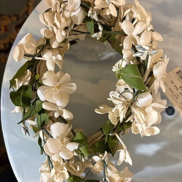 Vintage Cream Floral Headpiece display picture 3